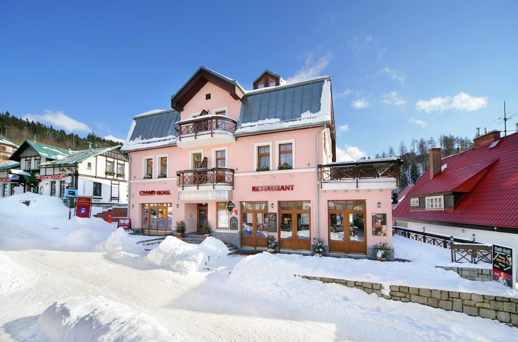 Wellness Hotel Grand Špindlerŭv Mlýn Dış mekan fotoğraf