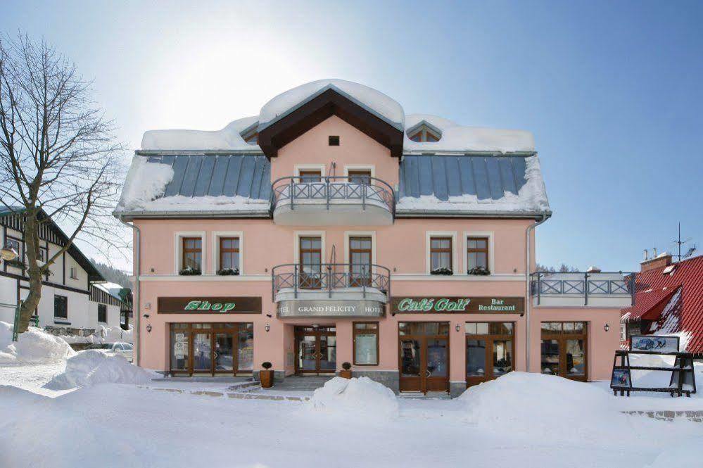 Wellness Hotel Grand Špindlerŭv Mlýn Dış mekan fotoğraf
